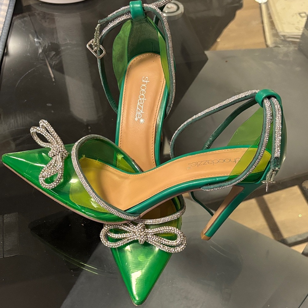 Shoe Dazzle Emerald Heels with Silver Bow